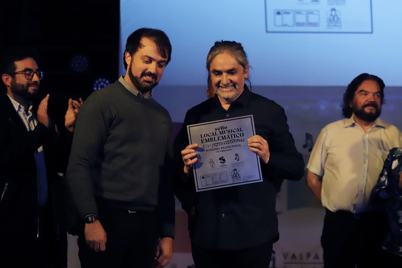 photo_5181477481545313612_y