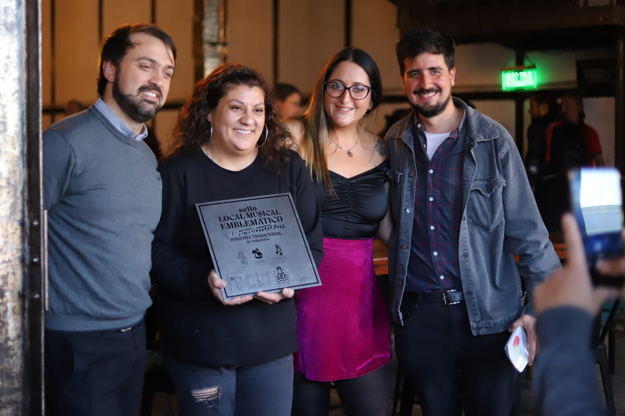 photo_5181477481545313616_y