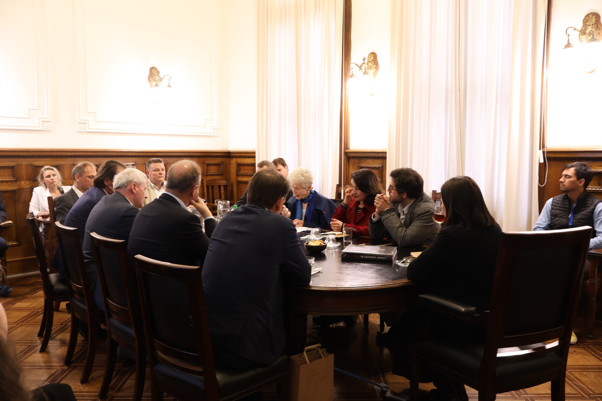 1. Reunion embajada A