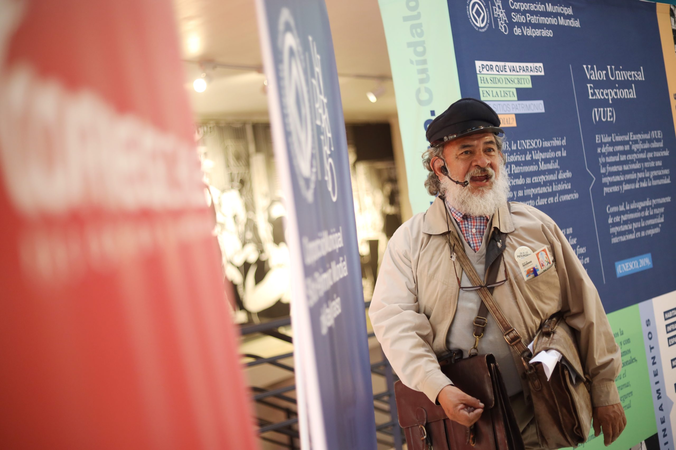 Valparaíso, 24 de mayo de 2025
Hito del inicio del Día de los Patrimonios en la Región de Valparaíso con el lanzamiento oficial de una inédita serie de postales dedicadas a los seis atributos que justifican la declaración del área histórica de Valparaíso como Patrimonio Mundial por la UNESCO.
Foto: Leonardo Rubilar Chandía/Municipalidad de Valparaíso