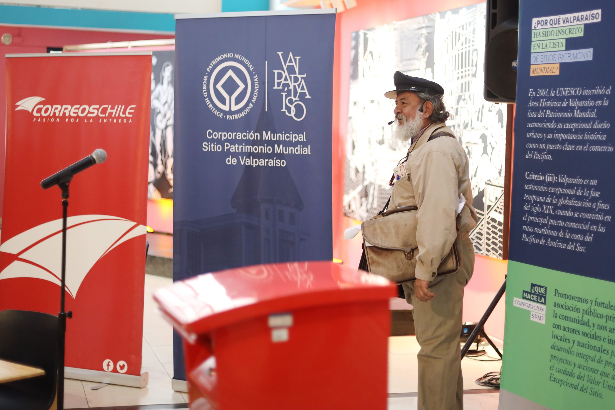 Valparaíso, 24 de mayo de 2025
Hito del inicio del Día de los Patrimonios en la Región de Valparaíso con el lanzamiento oficial de una inédita serie de postales dedicadas a los seis atributos que justifican la declaración del área histórica de Valparaíso como Patrimonio Mundial por la UNESCO.
Foto: Leonardo Rubilar Chandía/Municipalidad de Valparaíso